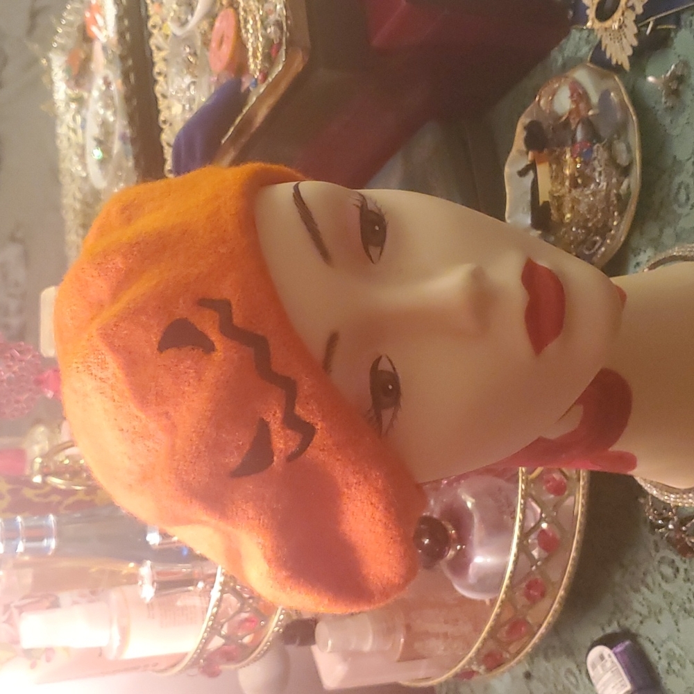 Pumpkin beret